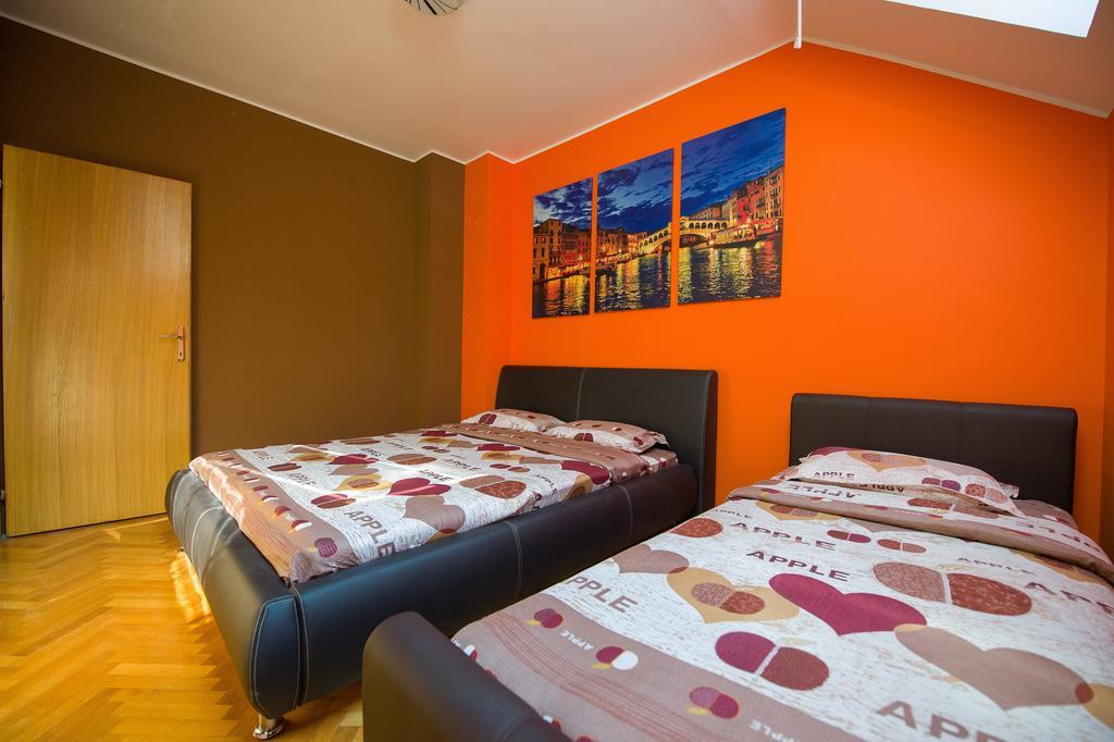 Orange Apartment Újvidék Szoba fotó